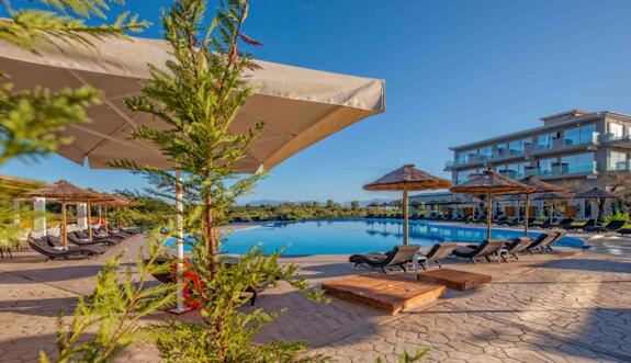 Ninos Laguna Holiday Resort