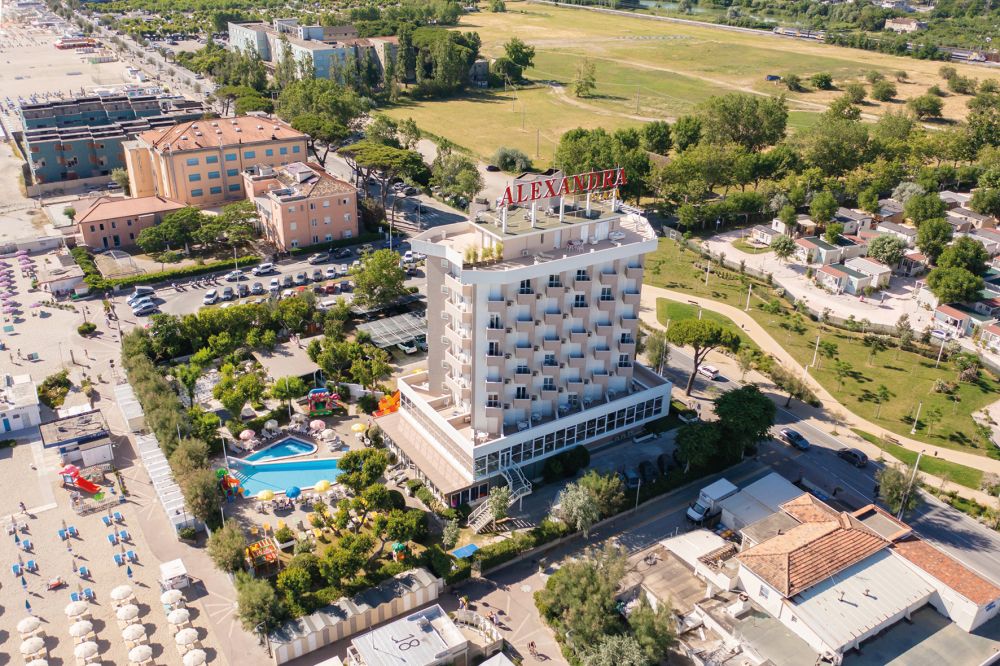 Color Alexandra Plaza Family Hotel