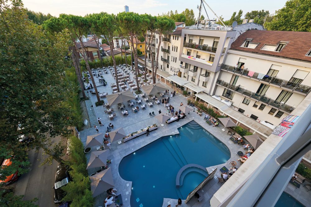 Executive Evolution Hotel