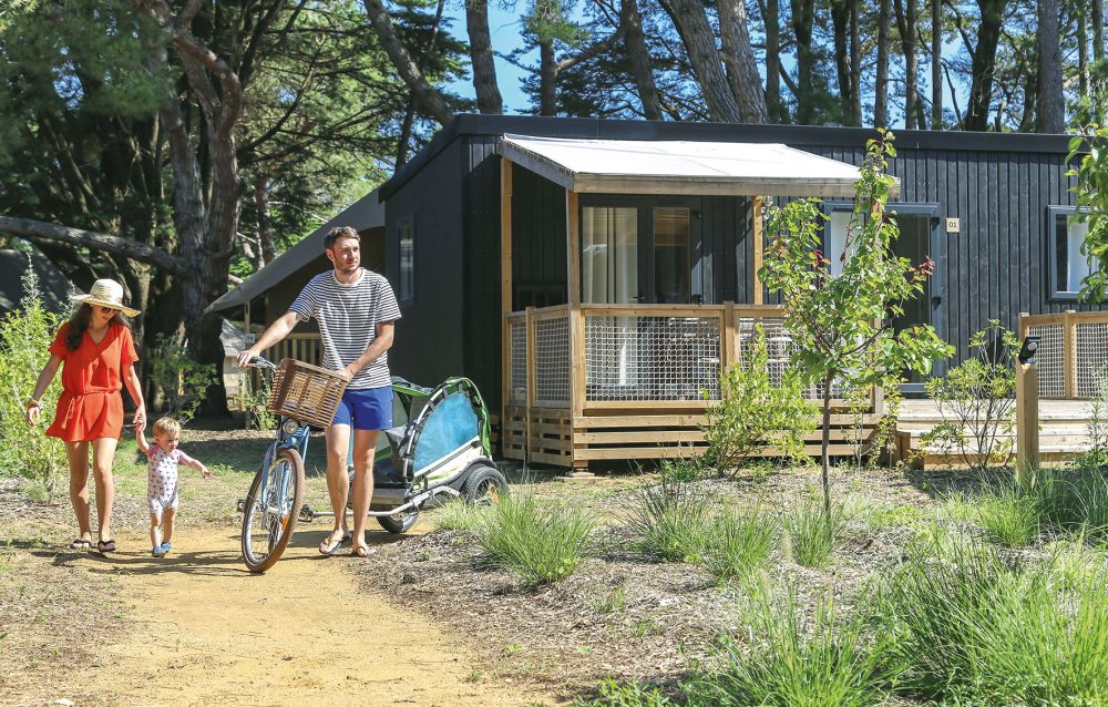 Flower Camping Tamarins Plage