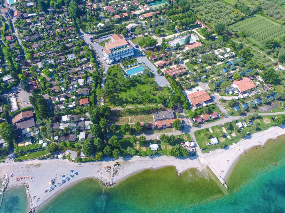 Hotel Front Lake Hotel Villa Paradiso Suite